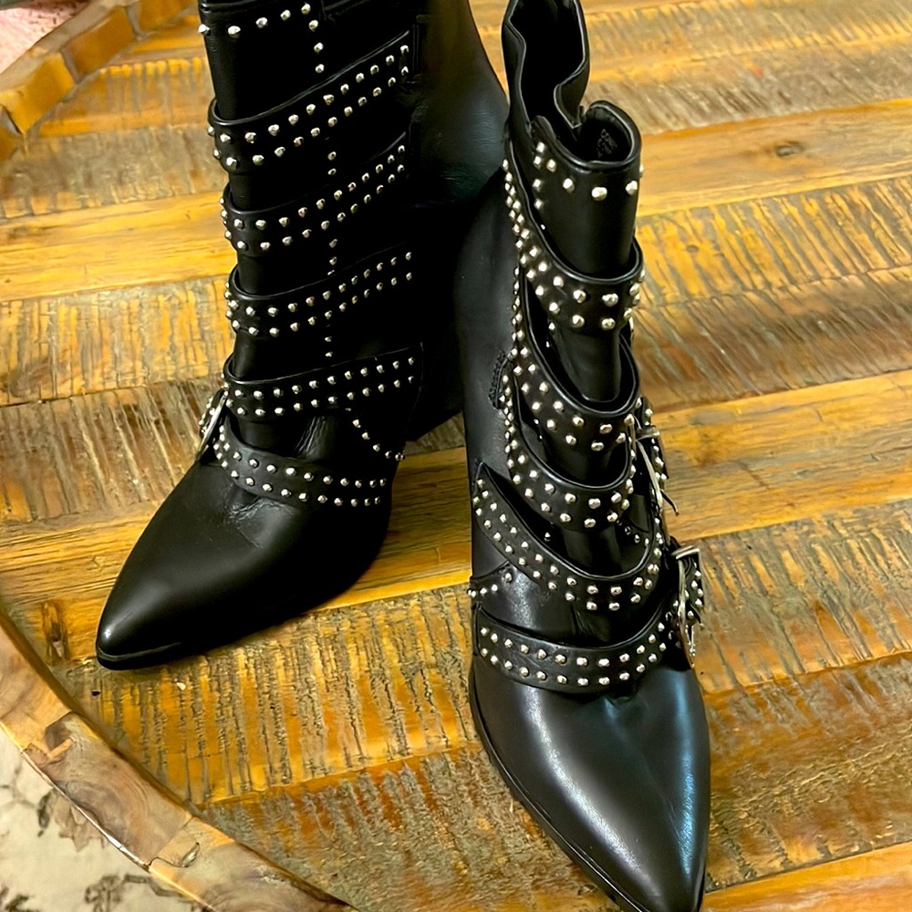 Steve Madden Boots